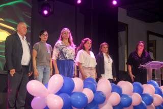 
<a style='margin-left: 5px;' class='btn btn-xs btn-social btn-facebook' href='https://www.facebook.com/sharer/sharer.php?u=https://galeramix.s01.web.getmuller.com.br/imagem/a157/800-800-90/conteudo/site_galerias/157/pl-mulher-tijucas-142.jpg' rel='popup' data-width='500' data-height='400'><i class='fa fa-facebook'></i>Compartilhar <span class='hidden-xs'>no Facebook</span>
</a> 
<a class='btn btn-default btn-xs' target='_blank' href='imagem/a157/800-800-90/conteudo/site_galerias/157/pl-mulher-tijucas-142.jpg'>
<span class='glyphicon glyphicon-cloud-download'></span> Salvar
</a>
