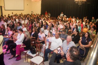 
<a style='margin-left: 5px;' class='btn btn-xs btn-social btn-facebook' href='https://www.facebook.com/sharer/sharer.php?u=https://galeramix.s01.web.getmuller.com.br/imagem/a157/800-800-90/conteudo/site_galerias/157/pl-mulher-tijucas-145.jpg' rel='popup' data-width='500' data-height='400'><i class='fa fa-facebook'></i>Compartilhar <span class='hidden-xs'>no Facebook</span>
</a> 
<a class='btn btn-default btn-xs' target='_blank' href='imagem/a157/800-800-90/conteudo/site_galerias/157/pl-mulher-tijucas-145.jpg'>
<span class='glyphicon glyphicon-cloud-download'></span> Salvar
</a>
