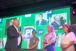 
<a style='margin-left: 5px;' class='btn btn-xs btn-social btn-facebook' href='https://www.facebook.com/sharer/sharer.php?u=https://galeramix.s01.web.getmuller.com.br/imagem/a157/800-800-90/conteudo/site_galerias/157/pl-mulher-tijucas-152.jpg' rel='popup' data-width='500' data-height='400'><i class='fa fa-facebook'></i>Compartilhar <span class='hidden-xs'>no Facebook</span>
</a> 
<a class='btn btn-default btn-xs' target='_blank' href='imagem/a157/800-800-90/conteudo/site_galerias/157/pl-mulher-tijucas-152.jpg'>
<span class='glyphicon glyphicon-cloud-download'></span> Salvar
</a>
