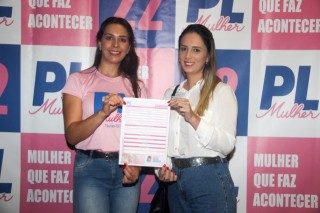 
<a style='margin-left: 5px;' class='btn btn-xs btn-social btn-facebook' href='https://www.facebook.com/sharer/sharer.php?u=https://galeramix.s01.web.getmuller.com.br/imagem/a157/800-800-90/conteudo/site_galerias/157/pl-mulher-tijucas-156.jpg' rel='popup' data-width='500' data-height='400'><i class='fa fa-facebook'></i>Compartilhar <span class='hidden-xs'>no Facebook</span>
</a> 
<a class='btn btn-default btn-xs' target='_blank' href='imagem/a157/800-800-90/conteudo/site_galerias/157/pl-mulher-tijucas-156.jpg'>
<span class='glyphicon glyphicon-cloud-download'></span> Salvar
</a>
