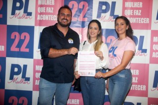 
<a style='margin-left: 5px;' class='btn btn-xs btn-social btn-facebook' href='https://www.facebook.com/sharer/sharer.php?u=https://galeramix.s01.web.getmuller.com.br/imagem/a157/800-800-90/conteudo/site_galerias/157/pl-mulher-tijucas-158.jpg' rel='popup' data-width='500' data-height='400'><i class='fa fa-facebook'></i>Compartilhar <span class='hidden-xs'>no Facebook</span>
</a> 
<a class='btn btn-default btn-xs' target='_blank' href='imagem/a157/800-800-90/conteudo/site_galerias/157/pl-mulher-tijucas-158.jpg'>
<span class='glyphicon glyphicon-cloud-download'></span> Salvar
</a>
