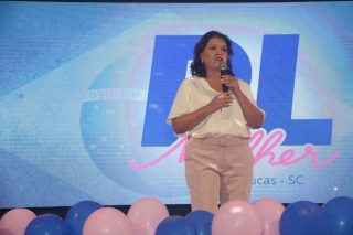 
<a style='margin-left: 5px;' class='btn btn-xs btn-social btn-facebook' href='https://www.facebook.com/sharer/sharer.php?u=https://galeramix.s01.web.getmuller.com.br/imagem/a157/800-800-90/conteudo/site_galerias/157/pl-mulher-tijucas-161.jpg' rel='popup' data-width='500' data-height='400'><i class='fa fa-facebook'></i>Compartilhar <span class='hidden-xs'>no Facebook</span>
</a> 
<a class='btn btn-default btn-xs' target='_blank' href='imagem/a157/800-800-90/conteudo/site_galerias/157/pl-mulher-tijucas-161.jpg'>
<span class='glyphicon glyphicon-cloud-download'></span> Salvar
</a>
