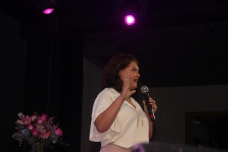 
<a style='margin-left: 5px;' class='btn btn-xs btn-social btn-facebook' href='https://www.facebook.com/sharer/sharer.php?u=https://galeramix.s01.web.getmuller.com.br/imagem/a157/800-800-90/conteudo/site_galerias/157/pl-mulher-tijucas-166.jpg' rel='popup' data-width='500' data-height='400'><i class='fa fa-facebook'></i>Compartilhar <span class='hidden-xs'>no Facebook</span>
</a> 
<a class='btn btn-default btn-xs' target='_blank' href='imagem/a157/800-800-90/conteudo/site_galerias/157/pl-mulher-tijucas-166.jpg'>
<span class='glyphicon glyphicon-cloud-download'></span> Salvar
</a>
