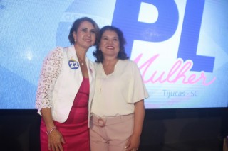 
<a style='margin-left: 5px;' class='btn btn-xs btn-social btn-facebook' href='https://www.facebook.com/sharer/sharer.php?u=https://galeramix.s01.web.getmuller.com.br/imagem/a157/800-800-90/conteudo/site_galerias/157/pl-mulher-tijucas-181.jpg' rel='popup' data-width='500' data-height='400'><i class='fa fa-facebook'></i>Compartilhar <span class='hidden-xs'>no Facebook</span>
</a> 
<a class='btn btn-default btn-xs' target='_blank' href='imagem/a157/800-800-90/conteudo/site_galerias/157/pl-mulher-tijucas-181.jpg'>
<span class='glyphicon glyphicon-cloud-download'></span> Salvar
</a>
