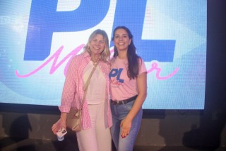 
<a style='margin-left: 5px;' class='btn btn-xs btn-social btn-facebook' href='https://www.facebook.com/sharer/sharer.php?u=https://galeramix.s01.web.getmuller.com.br/imagem/a157/800-800-90/conteudo/site_galerias/157/pl-mulher-tijucas-195.jpg' rel='popup' data-width='500' data-height='400'><i class='fa fa-facebook'></i>Compartilhar <span class='hidden-xs'>no Facebook</span>
</a> 
<a class='btn btn-default btn-xs' target='_blank' href='imagem/a157/800-800-90/conteudo/site_galerias/157/pl-mulher-tijucas-195.jpg'>
<span class='glyphicon glyphicon-cloud-download'></span> Salvar
</a>
