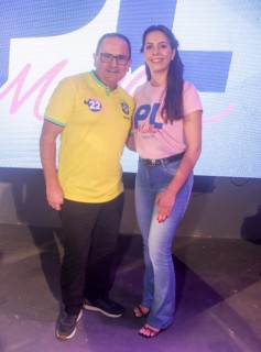 
<a style='margin-left: 5px;' class='btn btn-xs btn-social btn-facebook' href='https://www.facebook.com/sharer/sharer.php?u=https://galeramix.s01.web.getmuller.com.br/imagem/a157/800-800-90/conteudo/site_galerias/157/pl-mulher-tijucas-196.jpg' rel='popup' data-width='500' data-height='400'><i class='fa fa-facebook'></i>Compartilhar <span class='hidden-xs'>no Facebook</span>
</a> 
<a class='btn btn-default btn-xs' target='_blank' href='imagem/a157/800-800-90/conteudo/site_galerias/157/pl-mulher-tijucas-196.jpg'>
<span class='glyphicon glyphicon-cloud-download'></span> Salvar
</a>
