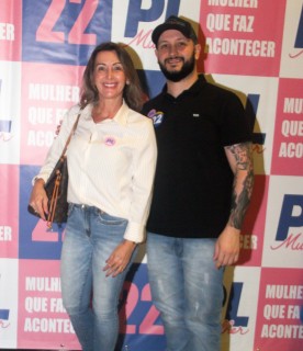 
<a style='margin-left: 5px;' class='btn btn-xs btn-social btn-facebook' href='https://www.facebook.com/sharer/sharer.php?u=https://galeramix.s01.web.getmuller.com.br/imagem/a157/800-800-90/conteudo/site_galerias/157/pl-mulher-tijucas-29.jpg' rel='popup' data-width='500' data-height='400'><i class='fa fa-facebook'></i>Compartilhar <span class='hidden-xs'>no Facebook</span>
</a> 
<a class='btn btn-default btn-xs' target='_blank' href='imagem/a157/800-800-90/conteudo/site_galerias/157/pl-mulher-tijucas-29.jpg'>
<span class='glyphicon glyphicon-cloud-download'></span> Salvar
</a>
