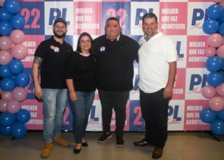 
<a style='margin-left: 5px;' class='btn btn-xs btn-social btn-facebook' href='https://www.facebook.com/sharer/sharer.php?u=https://galeramix.s01.web.getmuller.com.br/imagem/a157/800-800-90/conteudo/site_galerias/157/pl-mulher-tijucas-33.jpg' rel='popup' data-width='500' data-height='400'><i class='fa fa-facebook'></i>Compartilhar <span class='hidden-xs'>no Facebook</span>
</a> 
<a class='btn btn-default btn-xs' target='_blank' href='imagem/a157/800-800-90/conteudo/site_galerias/157/pl-mulher-tijucas-33.jpg'>
<span class='glyphicon glyphicon-cloud-download'></span> Salvar
</a>
