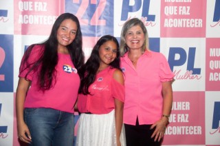 
<a style='margin-left: 5px;' class='btn btn-xs btn-social btn-facebook' href='https://www.facebook.com/sharer/sharer.php?u=https://galeramix.s01.web.getmuller.com.br/imagem/a157/800-800-90/conteudo/site_galerias/157/pl-mulher-tijucas-37.jpg' rel='popup' data-width='500' data-height='400'><i class='fa fa-facebook'></i>Compartilhar <span class='hidden-xs'>no Facebook</span>
</a> 
<a class='btn btn-default btn-xs' target='_blank' href='imagem/a157/800-800-90/conteudo/site_galerias/157/pl-mulher-tijucas-37.jpg'>
<span class='glyphicon glyphicon-cloud-download'></span> Salvar
</a>
