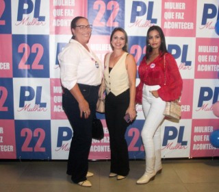 
<a style='margin-left: 5px;' class='btn btn-xs btn-social btn-facebook' href='https://www.facebook.com/sharer/sharer.php?u=https://galeramix.s01.web.getmuller.com.br/imagem/a157/800-800-90/conteudo/site_galerias/157/pl-mulher-tijucas-39.jpg' rel='popup' data-width='500' data-height='400'><i class='fa fa-facebook'></i>Compartilhar <span class='hidden-xs'>no Facebook</span>
</a> 
<a class='btn btn-default btn-xs' target='_blank' href='imagem/a157/800-800-90/conteudo/site_galerias/157/pl-mulher-tijucas-39.jpg'>
<span class='glyphicon glyphicon-cloud-download'></span> Salvar
</a>
