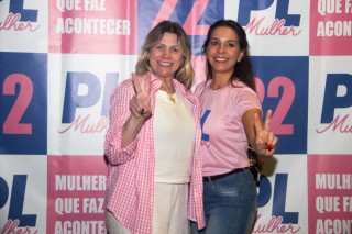 
<a style='margin-left: 5px;' class='btn btn-xs btn-social btn-facebook' href='https://www.facebook.com/sharer/sharer.php?u=https://galeramix.s01.web.getmuller.com.br/imagem/a157/800-800-90/conteudo/site_galerias/157/pl-mulher-tijucas-43.jpg' rel='popup' data-width='500' data-height='400'><i class='fa fa-facebook'></i>Compartilhar <span class='hidden-xs'>no Facebook</span>
</a> 
<a class='btn btn-default btn-xs' target='_blank' href='imagem/a157/800-800-90/conteudo/site_galerias/157/pl-mulher-tijucas-43.jpg'>
<span class='glyphicon glyphicon-cloud-download'></span> Salvar
</a>
