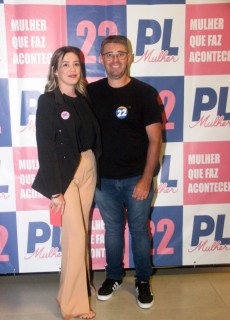 
<a style='margin-left: 5px;' class='btn btn-xs btn-social btn-facebook' href='https://www.facebook.com/sharer/sharer.php?u=https://galeramix.s01.web.getmuller.com.br/imagem/a157/800-800-90/conteudo/site_galerias/157/pl-mulher-tijucas-5.jpg' rel='popup' data-width='500' data-height='400'><i class='fa fa-facebook'></i>Compartilhar <span class='hidden-xs'>no Facebook</span>
</a> 
<a class='btn btn-default btn-xs' target='_blank' href='imagem/a157/800-800-90/conteudo/site_galerias/157/pl-mulher-tijucas-5.jpg'>
<span class='glyphicon glyphicon-cloud-download'></span> Salvar
</a>
