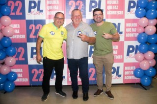 
<a style='margin-left: 5px;' class='btn btn-xs btn-social btn-facebook' href='https://www.facebook.com/sharer/sharer.php?u=https://galeramix.s01.web.getmuller.com.br/imagem/a157/800-800-90/conteudo/site_galerias/157/pl-mulher-tijucas-52.jpg' rel='popup' data-width='500' data-height='400'><i class='fa fa-facebook'></i>Compartilhar <span class='hidden-xs'>no Facebook</span>
</a> 
<a class='btn btn-default btn-xs' target='_blank' href='imagem/a157/800-800-90/conteudo/site_galerias/157/pl-mulher-tijucas-52.jpg'>
<span class='glyphicon glyphicon-cloud-download'></span> Salvar
</a>
