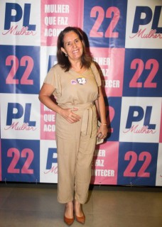 
<a style='margin-left: 5px;' class='btn btn-xs btn-social btn-facebook' href='https://www.facebook.com/sharer/sharer.php?u=https://galeramix.s01.web.getmuller.com.br/imagem/a157/800-800-90/conteudo/site_galerias/157/pl-mulher-tijucas-61.jpg' rel='popup' data-width='500' data-height='400'><i class='fa fa-facebook'></i>Compartilhar <span class='hidden-xs'>no Facebook</span>
</a> 
<a class='btn btn-default btn-xs' target='_blank' href='imagem/a157/800-800-90/conteudo/site_galerias/157/pl-mulher-tijucas-61.jpg'>
<span class='glyphicon glyphicon-cloud-download'></span> Salvar
</a>
