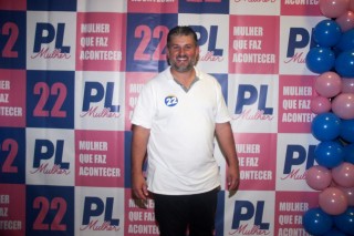 
<a style='margin-left: 5px;' class='btn btn-xs btn-social btn-facebook' href='https://www.facebook.com/sharer/sharer.php?u=https://galeramix.s01.web.getmuller.com.br/imagem/a157/800-800-90/conteudo/site_galerias/157/pl-mulher-tijucas-65.jpg' rel='popup' data-width='500' data-height='400'><i class='fa fa-facebook'></i>Compartilhar <span class='hidden-xs'>no Facebook</span>
</a> 
<a class='btn btn-default btn-xs' target='_blank' href='imagem/a157/800-800-90/conteudo/site_galerias/157/pl-mulher-tijucas-65.jpg'>
<span class='glyphicon glyphicon-cloud-download'></span> Salvar
</a>
