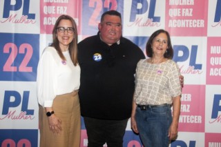 
<a style='margin-left: 5px;' class='btn btn-xs btn-social btn-facebook' href='https://www.facebook.com/sharer/sharer.php?u=https://galeramix.s01.web.getmuller.com.br/imagem/a157/800-800-90/conteudo/site_galerias/157/pl-mulher-tijucas-69.jpg' rel='popup' data-width='500' data-height='400'><i class='fa fa-facebook'></i>Compartilhar <span class='hidden-xs'>no Facebook</span>
</a> 
<a class='btn btn-default btn-xs' target='_blank' href='imagem/a157/800-800-90/conteudo/site_galerias/157/pl-mulher-tijucas-69.jpg'>
<span class='glyphicon glyphicon-cloud-download'></span> Salvar
</a>
