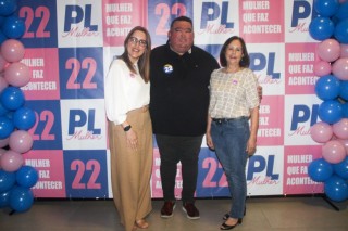 
<a style='margin-left: 5px;' class='btn btn-xs btn-social btn-facebook' href='https://www.facebook.com/sharer/sharer.php?u=https://galeramix.s01.web.getmuller.com.br/imagem/a157/800-800-90/conteudo/site_galerias/157/pl-mulher-tijucas-7.jpg' rel='popup' data-width='500' data-height='400'><i class='fa fa-facebook'></i>Compartilhar <span class='hidden-xs'>no Facebook</span>
</a> 
<a class='btn btn-default btn-xs' target='_blank' href='imagem/a157/800-800-90/conteudo/site_galerias/157/pl-mulher-tijucas-7.jpg'>
<span class='glyphicon glyphicon-cloud-download'></span> Salvar
</a>
