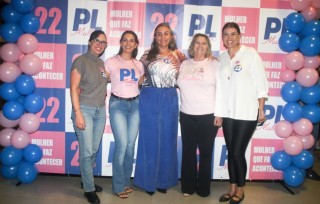 
<a style='margin-left: 5px;' class='btn btn-xs btn-social btn-facebook' href='https://www.facebook.com/sharer/sharer.php?u=https://galeramix.s01.web.getmuller.com.br/imagem/a157/800-800-90/conteudo/site_galerias/157/pl-mulher-tijucas-71.jpg' rel='popup' data-width='500' data-height='400'><i class='fa fa-facebook'></i>Compartilhar <span class='hidden-xs'>no Facebook</span>
</a> 
<a class='btn btn-default btn-xs' target='_blank' href='imagem/a157/800-800-90/conteudo/site_galerias/157/pl-mulher-tijucas-71.jpg'>
<span class='glyphicon glyphicon-cloud-download'></span> Salvar
</a>
