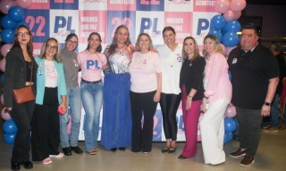 
<a style='margin-left: 5px;' class='btn btn-xs btn-social btn-facebook' href='https://www.facebook.com/sharer/sharer.php?u=https://galeramix.s01.web.getmuller.com.br/imagem/a157/800-800-90/conteudo/site_galerias/157/pl-mulher-tijucas-72.jpg' rel='popup' data-width='500' data-height='400'><i class='fa fa-facebook'></i>Compartilhar <span class='hidden-xs'>no Facebook</span>
</a> 
<a class='btn btn-default btn-xs' target='_blank' href='imagem/a157/800-800-90/conteudo/site_galerias/157/pl-mulher-tijucas-72.jpg'>
<span class='glyphicon glyphicon-cloud-download'></span> Salvar
</a>
