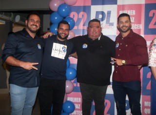 
<a style='margin-left: 5px;' class='btn btn-xs btn-social btn-facebook' href='https://www.facebook.com/sharer/sharer.php?u=https://galeramix.s01.web.getmuller.com.br/imagem/a157/800-800-90/conteudo/site_galerias/157/pl-mulher-tijucas-8.jpg' rel='popup' data-width='500' data-height='400'><i class='fa fa-facebook'></i>Compartilhar <span class='hidden-xs'>no Facebook</span>
</a> 
<a class='btn btn-default btn-xs' target='_blank' href='imagem/a157/800-800-90/conteudo/site_galerias/157/pl-mulher-tijucas-8.jpg'>
<span class='glyphicon glyphicon-cloud-download'></span> Salvar
</a>
