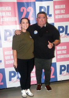 
<a style='margin-left: 5px;' class='btn btn-xs btn-social btn-facebook' href='https://www.facebook.com/sharer/sharer.php?u=https://galeramix.s01.web.getmuller.com.br/imagem/a157/800-800-90/conteudo/site_galerias/157/pl-mulher-tijucas-82.jpg' rel='popup' data-width='500' data-height='400'><i class='fa fa-facebook'></i>Compartilhar <span class='hidden-xs'>no Facebook</span>
</a> 
<a class='btn btn-default btn-xs' target='_blank' href='imagem/a157/800-800-90/conteudo/site_galerias/157/pl-mulher-tijucas-82.jpg'>
<span class='glyphicon glyphicon-cloud-download'></span> Salvar
</a>
