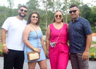 
<a style='margin-left: 5px;' class='btn btn-xs btn-social btn-facebook' href='https://www.facebook.com/sharer/sharer.php?u=https://galeramix.s01.web.getmuller.com.br/imagem/a158/800-800-90/conteudo/site_galerias/158/17.jpg' rel='popup' data-width='500' data-height='400'><i class='fa fa-facebook'></i>Compartilhar <span class='hidden-xs'>no Facebook</span>
</a> 
<a class='btn btn-default btn-xs' target='_blank' href='imagem/a158/800-800-90/conteudo/site_galerias/158/17.jpg'>
<span class='glyphicon glyphicon-cloud-download'></span> Salvar
</a>
