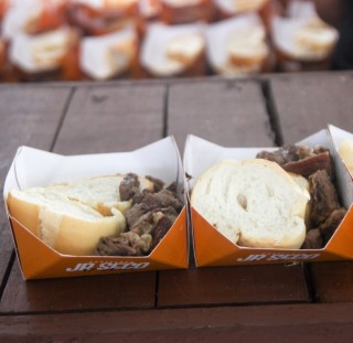 
<a style='margin-left: 5px;' class='btn btn-xs btn-social btn-facebook' href='https://www.facebook.com/sharer/sharer.php?u=https://galeramix.s01.web.getmuller.com.br/imagem/a158/800-800-90/conteudo/site_galerias/158/img7222.jpg' rel='popup' data-width='500' data-height='400'><i class='fa fa-facebook'></i>Compartilhar <span class='hidden-xs'>no Facebook</span>
</a> 
<a class='btn btn-default btn-xs' target='_blank' href='imagem/a158/800-800-90/conteudo/site_galerias/158/img7222.jpg'>
<span class='glyphicon glyphicon-cloud-download'></span> Salvar
</a>
