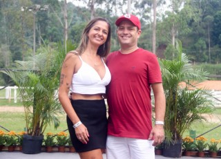 
<a style='margin-left: 5px;' class='btn btn-xs btn-social btn-facebook' href='https://www.facebook.com/sharer/sharer.php?u=https://galeramix.s01.web.getmuller.com.br/imagem/a158/800-800-90/conteudo/site_galerias/158/img7284.jpg' rel='popup' data-width='500' data-height='400'><i class='fa fa-facebook'></i>Compartilhar <span class='hidden-xs'>no Facebook</span>
</a> 
<a class='btn btn-default btn-xs' target='_blank' href='imagem/a158/800-800-90/conteudo/site_galerias/158/img7284.jpg'>
<span class='glyphicon glyphicon-cloud-download'></span> Salvar
</a>
