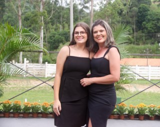 
<a style='margin-left: 5px;' class='btn btn-xs btn-social btn-facebook' href='https://www.facebook.com/sharer/sharer.php?u=https://galeramix.s01.web.getmuller.com.br/imagem/a158/800-800-90/conteudo/site_galerias/158/img7293.jpg' rel='popup' data-width='500' data-height='400'><i class='fa fa-facebook'></i>Compartilhar <span class='hidden-xs'>no Facebook</span>
</a> 
<a class='btn btn-default btn-xs' target='_blank' href='imagem/a158/800-800-90/conteudo/site_galerias/158/img7293.jpg'>
<span class='glyphicon glyphicon-cloud-download'></span> Salvar
</a>
