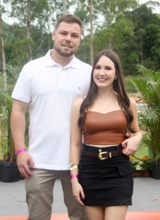 
<a style='margin-left: 5px;' class='btn btn-xs btn-social btn-facebook' href='https://www.facebook.com/sharer/sharer.php?u=https://galeramix.s01.web.getmuller.com.br/imagem/a158/800-800-90/conteudo/site_galerias/158/img7298.jpg' rel='popup' data-width='500' data-height='400'><i class='fa fa-facebook'></i>Compartilhar <span class='hidden-xs'>no Facebook</span>
</a> 
<a class='btn btn-default btn-xs' target='_blank' href='imagem/a158/800-800-90/conteudo/site_galerias/158/img7298.jpg'>
<span class='glyphicon glyphicon-cloud-download'></span> Salvar
</a>
