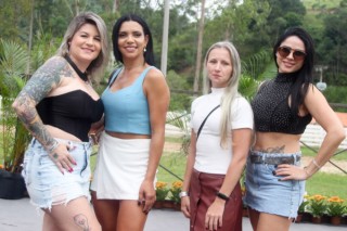 
<a style='margin-left: 5px;' class='btn btn-xs btn-social btn-facebook' href='https://www.facebook.com/sharer/sharer.php?u=https://galeramix.s01.web.getmuller.com.br/imagem/a158/800-800-90/conteudo/site_galerias/158/img7306.jpg' rel='popup' data-width='500' data-height='400'><i class='fa fa-facebook'></i>Compartilhar <span class='hidden-xs'>no Facebook</span>
</a> 
<a class='btn btn-default btn-xs' target='_blank' href='imagem/a158/800-800-90/conteudo/site_galerias/158/img7306.jpg'>
<span class='glyphicon glyphicon-cloud-download'></span> Salvar
</a>
