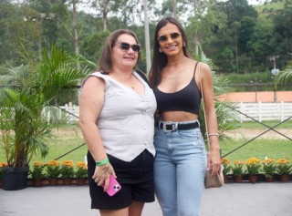 
<a style='margin-left: 5px;' class='btn btn-xs btn-social btn-facebook' href='https://www.facebook.com/sharer/sharer.php?u=https://galeramix.s01.web.getmuller.com.br/imagem/a158/800-800-90/conteudo/site_galerias/158/img7320.jpg' rel='popup' data-width='500' data-height='400'><i class='fa fa-facebook'></i>Compartilhar <span class='hidden-xs'>no Facebook</span>
</a> 
<a class='btn btn-default btn-xs' target='_blank' href='imagem/a158/800-800-90/conteudo/site_galerias/158/img7320.jpg'>
<span class='glyphicon glyphicon-cloud-download'></span> Salvar
</a>
