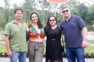 
<a style='margin-left: 5px;' class='btn btn-xs btn-social btn-facebook' href='https://www.facebook.com/sharer/sharer.php?u=https://galeramix.s01.web.getmuller.com.br/imagem/a158/800-800-90/conteudo/site_galerias/158/img7374.jpg' rel='popup' data-width='500' data-height='400'><i class='fa fa-facebook'></i>Compartilhar <span class='hidden-xs'>no Facebook</span>
</a> 
<a class='btn btn-default btn-xs' target='_blank' href='imagem/a158/800-800-90/conteudo/site_galerias/158/img7374.jpg'>
<span class='glyphicon glyphicon-cloud-download'></span> Salvar
</a>
