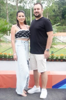 
<a style='margin-left: 5px;' class='btn btn-xs btn-social btn-facebook' href='https://www.facebook.com/sharer/sharer.php?u=https://galeramix.s01.web.getmuller.com.br/imagem/a158/800-800-90/conteudo/site_galerias/158/img7384.jpg' rel='popup' data-width='500' data-height='400'><i class='fa fa-facebook'></i>Compartilhar <span class='hidden-xs'>no Facebook</span>
</a> 
<a class='btn btn-default btn-xs' target='_blank' href='imagem/a158/800-800-90/conteudo/site_galerias/158/img7384.jpg'>
<span class='glyphicon glyphicon-cloud-download'></span> Salvar
</a>
