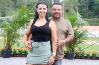 
<a style='margin-left: 5px;' class='btn btn-xs btn-social btn-facebook' href='https://www.facebook.com/sharer/sharer.php?u=https://galeramix.s01.web.getmuller.com.br/imagem/a158/800-800-90/conteudo/site_galerias/158/img7385.jpg' rel='popup' data-width='500' data-height='400'><i class='fa fa-facebook'></i>Compartilhar <span class='hidden-xs'>no Facebook</span>
</a> 
<a class='btn btn-default btn-xs' target='_blank' href='imagem/a158/800-800-90/conteudo/site_galerias/158/img7385.jpg'>
<span class='glyphicon glyphicon-cloud-download'></span> Salvar
</a>
