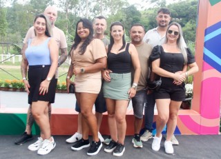 
<a style='margin-left: 5px;' class='btn btn-xs btn-social btn-facebook' href='https://www.facebook.com/sharer/sharer.php?u=https://galeramix.s01.web.getmuller.com.br/imagem/a158/800-800-90/conteudo/site_galerias/158/img7419.jpg' rel='popup' data-width='500' data-height='400'><i class='fa fa-facebook'></i>Compartilhar <span class='hidden-xs'>no Facebook</span>
</a> 
<a class='btn btn-default btn-xs' target='_blank' href='imagem/a158/800-800-90/conteudo/site_galerias/158/img7419.jpg'>
<span class='glyphicon glyphicon-cloud-download'></span> Salvar
</a>
