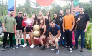 
<a style='margin-left: 5px;' class='btn btn-xs btn-social btn-facebook' href='https://www.facebook.com/sharer/sharer.php?u=https://galeramix.s01.web.getmuller.com.br/imagem/a158/800-800-90/conteudo/site_galerias/158/img7490.jpg' rel='popup' data-width='500' data-height='400'><i class='fa fa-facebook'></i>Compartilhar <span class='hidden-xs'>no Facebook</span>
</a> 
<a class='btn btn-default btn-xs' target='_blank' href='imagem/a158/800-800-90/conteudo/site_galerias/158/img7490.jpg'>
<span class='glyphicon glyphicon-cloud-download'></span> Salvar
</a>
