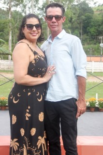 
<a style='margin-left: 5px;' class='btn btn-xs btn-social btn-facebook' href='https://www.facebook.com/sharer/sharer.php?u=https://galeramix.s01.web.getmuller.com.br/imagem/a158/800-800-90/conteudo/site_galerias/158/jr-seco-285.jpg' rel='popup' data-width='500' data-height='400'><i class='fa fa-facebook'></i>Compartilhar <span class='hidden-xs'>no Facebook</span>
</a> 
<a class='btn btn-default btn-xs' target='_blank' href='imagem/a158/800-800-90/conteudo/site_galerias/158/jr-seco-285.jpg'>
<span class='glyphicon glyphicon-cloud-download'></span> Salvar
</a>
