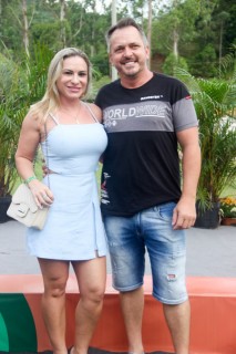 
<a style='margin-left: 5px;' class='btn btn-xs btn-social btn-facebook' href='https://www.facebook.com/sharer/sharer.php?u=https://galeramix.s01.web.getmuller.com.br/imagem/a158/800-800-90/conteudo/site_galerias/158/jr-seco-297.jpg' rel='popup' data-width='500' data-height='400'><i class='fa fa-facebook'></i>Compartilhar <span class='hidden-xs'>no Facebook</span>
</a> 
<a class='btn btn-default btn-xs' target='_blank' href='imagem/a158/800-800-90/conteudo/site_galerias/158/jr-seco-297.jpg'>
<span class='glyphicon glyphicon-cloud-download'></span> Salvar
</a>
