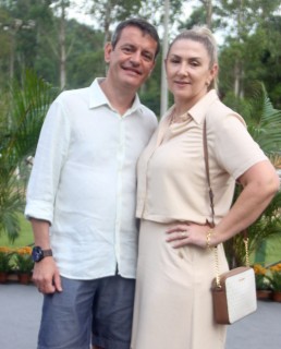 
<a style='margin-left: 5px;' class='btn btn-xs btn-social btn-facebook' href='https://www.facebook.com/sharer/sharer.php?u=https://galeramix.s01.web.getmuller.com.br/imagem/a158/800-800-90/conteudo/site_galerias/158/jr-seco-300.jpg' rel='popup' data-width='500' data-height='400'><i class='fa fa-facebook'></i>Compartilhar <span class='hidden-xs'>no Facebook</span>
</a> 
<a class='btn btn-default btn-xs' target='_blank' href='imagem/a158/800-800-90/conteudo/site_galerias/158/jr-seco-300.jpg'>
<span class='glyphicon glyphicon-cloud-download'></span> Salvar
</a>
