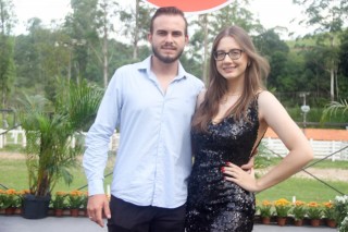 
<a style='margin-left: 5px;' class='btn btn-xs btn-social btn-facebook' href='https://www.facebook.com/sharer/sharer.php?u=https://galeramix.s01.web.getmuller.com.br/imagem/a158/800-800-90/conteudo/site_galerias/158/jr-seco-308.jpg' rel='popup' data-width='500' data-height='400'><i class='fa fa-facebook'></i>Compartilhar <span class='hidden-xs'>no Facebook</span>
</a> 
<a class='btn btn-default btn-xs' target='_blank' href='imagem/a158/800-800-90/conteudo/site_galerias/158/jr-seco-308.jpg'>
<span class='glyphicon glyphicon-cloud-download'></span> Salvar
</a>
