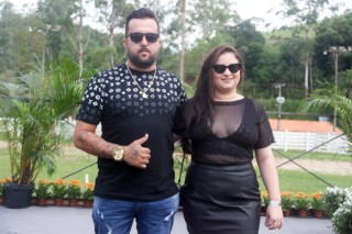 
<a style='margin-left: 5px;' class='btn btn-xs btn-social btn-facebook' href='https://www.facebook.com/sharer/sharer.php?u=https://galeramix.s01.web.getmuller.com.br/imagem/a158/800-800-90/conteudo/site_galerias/158/jr-seco-314.jpg' rel='popup' data-width='500' data-height='400'><i class='fa fa-facebook'></i>Compartilhar <span class='hidden-xs'>no Facebook</span>
</a> 
<a class='btn btn-default btn-xs' target='_blank' href='imagem/a158/800-800-90/conteudo/site_galerias/158/jr-seco-314.jpg'>
<span class='glyphicon glyphicon-cloud-download'></span> Salvar
</a>
