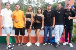 
<a style='margin-left: 5px;' class='btn btn-xs btn-social btn-facebook' href='https://www.facebook.com/sharer/sharer.php?u=https://galeramix.s01.web.getmuller.com.br/imagem/a158/800-800-90/conteudo/site_galerias/158/jr-seco-320.jpg' rel='popup' data-width='500' data-height='400'><i class='fa fa-facebook'></i>Compartilhar <span class='hidden-xs'>no Facebook</span>
</a> 
<a class='btn btn-default btn-xs' target='_blank' href='imagem/a158/800-800-90/conteudo/site_galerias/158/jr-seco-320.jpg'>
<span class='glyphicon glyphicon-cloud-download'></span> Salvar
</a>
