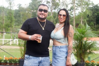 
<a style='margin-left: 5px;' class='btn btn-xs btn-social btn-facebook' href='https://www.facebook.com/sharer/sharer.php?u=https://galeramix.s01.web.getmuller.com.br/imagem/a158/800-800-90/conteudo/site_galerias/158/jr-seco-331.jpg' rel='popup' data-width='500' data-height='400'><i class='fa fa-facebook'></i>Compartilhar <span class='hidden-xs'>no Facebook</span>
</a> 
<a class='btn btn-default btn-xs' target='_blank' href='imagem/a158/800-800-90/conteudo/site_galerias/158/jr-seco-331.jpg'>
<span class='glyphicon glyphicon-cloud-download'></span> Salvar
</a>
