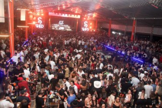 
<a style='margin-left: 5px;' class='btn btn-xs btn-social btn-facebook' href='https://www.facebook.com/sharer/sharer.php?u=https://galeramix.s01.web.getmuller.com.br/imagem/a158/800-800-90/conteudo/site_galerias/158/jr-seco-356.jpg' rel='popup' data-width='500' data-height='400'><i class='fa fa-facebook'></i>Compartilhar <span class='hidden-xs'>no Facebook</span>
</a> 
<a class='btn btn-default btn-xs' target='_blank' href='imagem/a158/800-800-90/conteudo/site_galerias/158/jr-seco-356.jpg'>
<span class='glyphicon glyphicon-cloud-download'></span> Salvar
</a>
