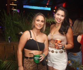 
<a style='margin-left: 5px;' class='btn btn-xs btn-social btn-facebook' href='https://www.facebook.com/sharer/sharer.php?u=https://galeramix.s01.web.getmuller.com.br/imagem/a158/800-800-90/conteudo/site_galerias/158/jr-seco-365.jpg' rel='popup' data-width='500' data-height='400'><i class='fa fa-facebook'></i>Compartilhar <span class='hidden-xs'>no Facebook</span>
</a> 
<a class='btn btn-default btn-xs' target='_blank' href='imagem/a158/800-800-90/conteudo/site_galerias/158/jr-seco-365.jpg'>
<span class='glyphicon glyphicon-cloud-download'></span> Salvar
</a>
