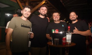 
<a style='margin-left: 5px;' class='btn btn-xs btn-social btn-facebook' href='https://www.facebook.com/sharer/sharer.php?u=https://galeramix.s01.web.getmuller.com.br/imagem/a158/800-800-90/conteudo/site_galerias/158/jr-seco-371.jpg' rel='popup' data-width='500' data-height='400'><i class='fa fa-facebook'></i>Compartilhar <span class='hidden-xs'>no Facebook</span>
</a> 
<a class='btn btn-default btn-xs' target='_blank' href='imagem/a158/800-800-90/conteudo/site_galerias/158/jr-seco-371.jpg'>
<span class='glyphicon glyphicon-cloud-download'></span> Salvar
</a>
