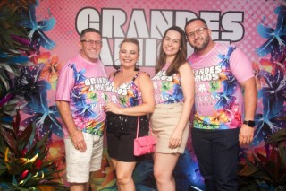 
                <a style='margin-left: 5px;' class='btn btn-xs btn-social btn-facebook' href='https://www.facebook.com/sharer/sharer.php?u=https://galeramix.s01.web.getmuller.com.br/imagem/a159/800-800-90/conteudo/site_galerias/159/grandes-amigos-tijucas-clube-102.jpg' rel='popup' data-width='500' data-height='400'><i class='fa fa-facebook'></i>Compartilhar <span class='hidden-xs'>no Facebook</span>
            </a> 
            <a class='btn btn-default btn-xs' target='_blank' href='imagem/a159/800-800-90/conteudo/site_galerias/159/grandes-amigos-tijucas-clube-102.jpg'>
                <span class='glyphicon glyphicon-cloud-download'></span> Salvar
            </a>
            