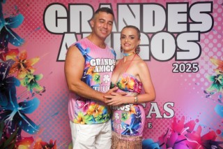 
        <a style='margin-left: 5px;' class='btn btn-xs btn-social btn-facebook' href='https://www.facebook.com/sharer/sharer.php?u=https://galeramix.s01.web.getmuller.com.br/imagem/a159/800-800-90/conteudo/site_galerias/159/grandes-amigos-tijucas-clube-104.jpg' rel='popup' data-width='500' data-height='400'><i class='fa fa-facebook'></i>Compartilhar <span class='hidden-xs'>no Facebook</span>
    </a> 
    <a class='btn btn-default btn-xs' target='_blank' href='imagem/a159/800-800-90/conteudo/site_galerias/159/grandes-amigos-tijucas-clube-104.jpg'>
        <span class='glyphicon glyphicon-cloud-download'></span> Salvar
    </a>
    