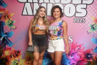 
<a style='margin-left: 5px;' class='btn btn-xs btn-social btn-facebook' href='https://www.facebook.com/sharer/sharer.php?u=https://galeramix.s01.web.getmuller.com.br/imagem/a159/800-800-90/conteudo/site_galerias/159/grandes-amigos-tijucas-clube-113.jpg' rel='popup' data-width='500' data-height='400'><i class='fa fa-facebook'></i>Compartilhar <span class='hidden-xs'>no Facebook</span>
</a> 
<a class='btn btn-default btn-xs' target='_blank' href='imagem/a159/800-800-90/conteudo/site_galerias/159/grandes-amigos-tijucas-clube-113.jpg'>
<span class='glyphicon glyphicon-cloud-download'></span> Salvar
</a>
